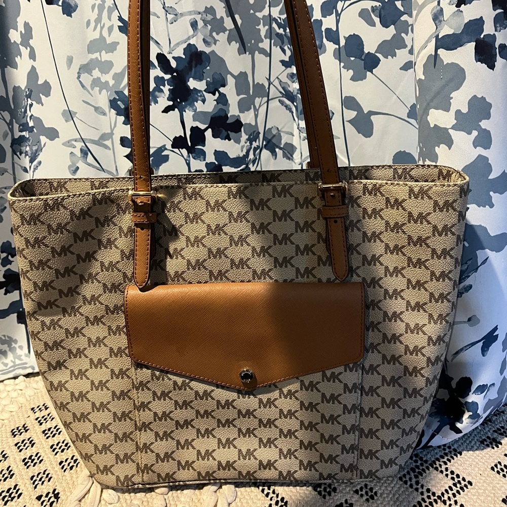 Brand new Michael kors purse